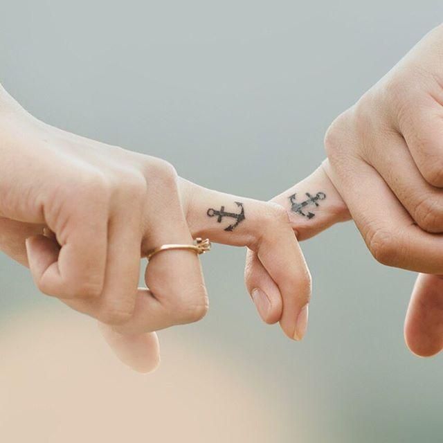 Featured image of post Tatuagem De Casal Pequena No Dedo